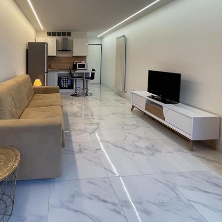 Charmant Studio Avec Vue Montagne Roquebrune-Cap-Martin Eksteriør bilde